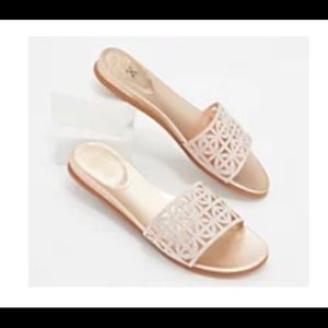*NEW*Vince Camuto Womens Eveera Rhinestone Embellished Slide Sandals Moonstone